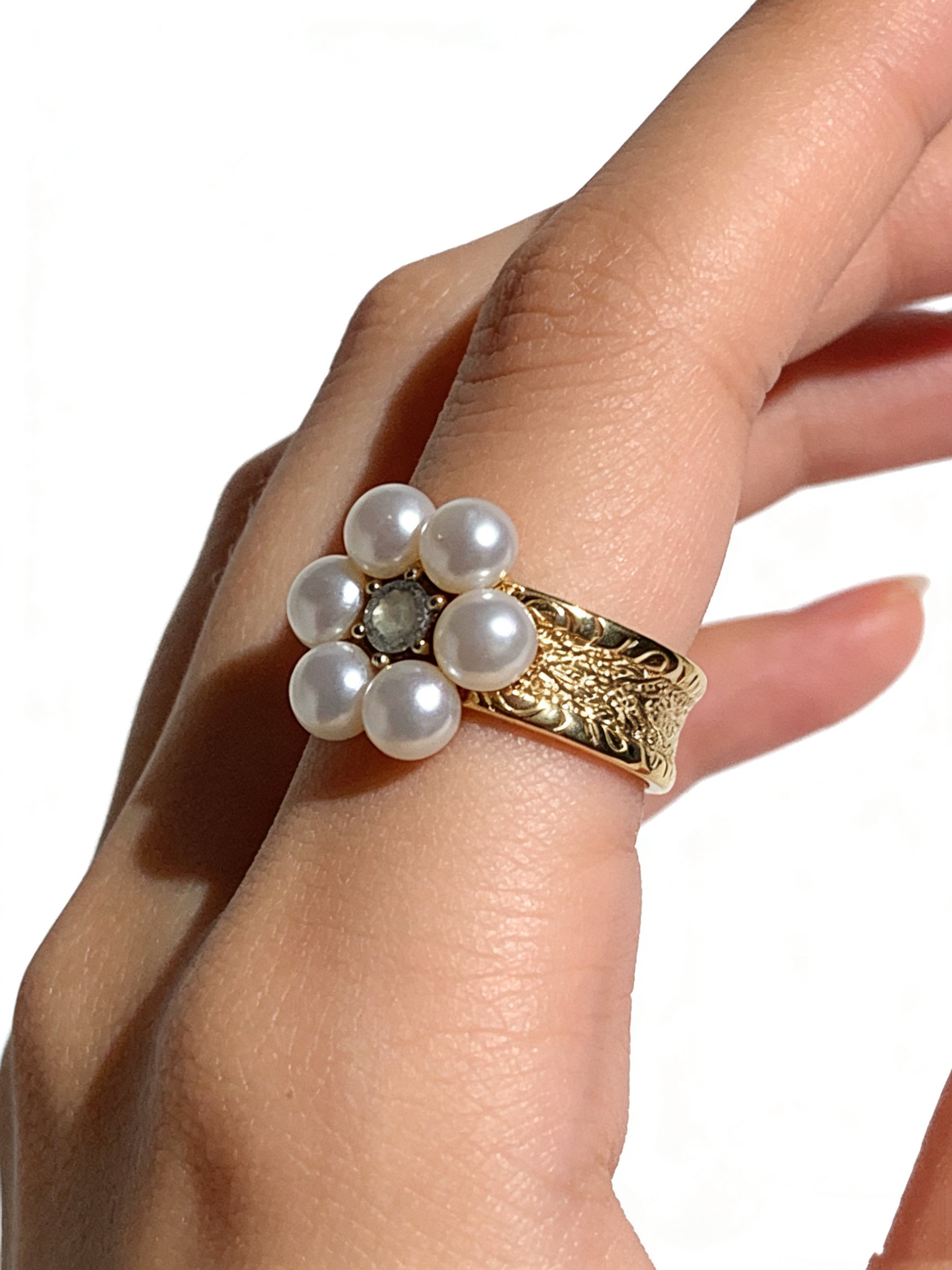 Lucky Flower Crown Silver and Gold Double-Color Classic Engraved Natural Freshwater Pearl Fine Jewelry Ring by NEPTUNE PEARL