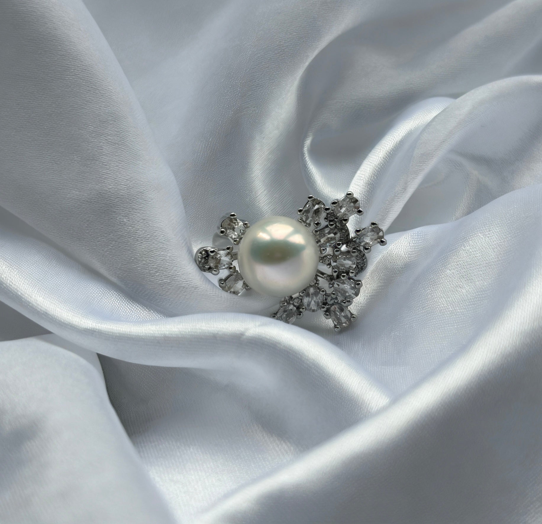Shimmering Natural Large Freshwater Pearl & Firework-Shaped Cut Diamond Style Silver Banquet Ring by NEPTUNE PEARL