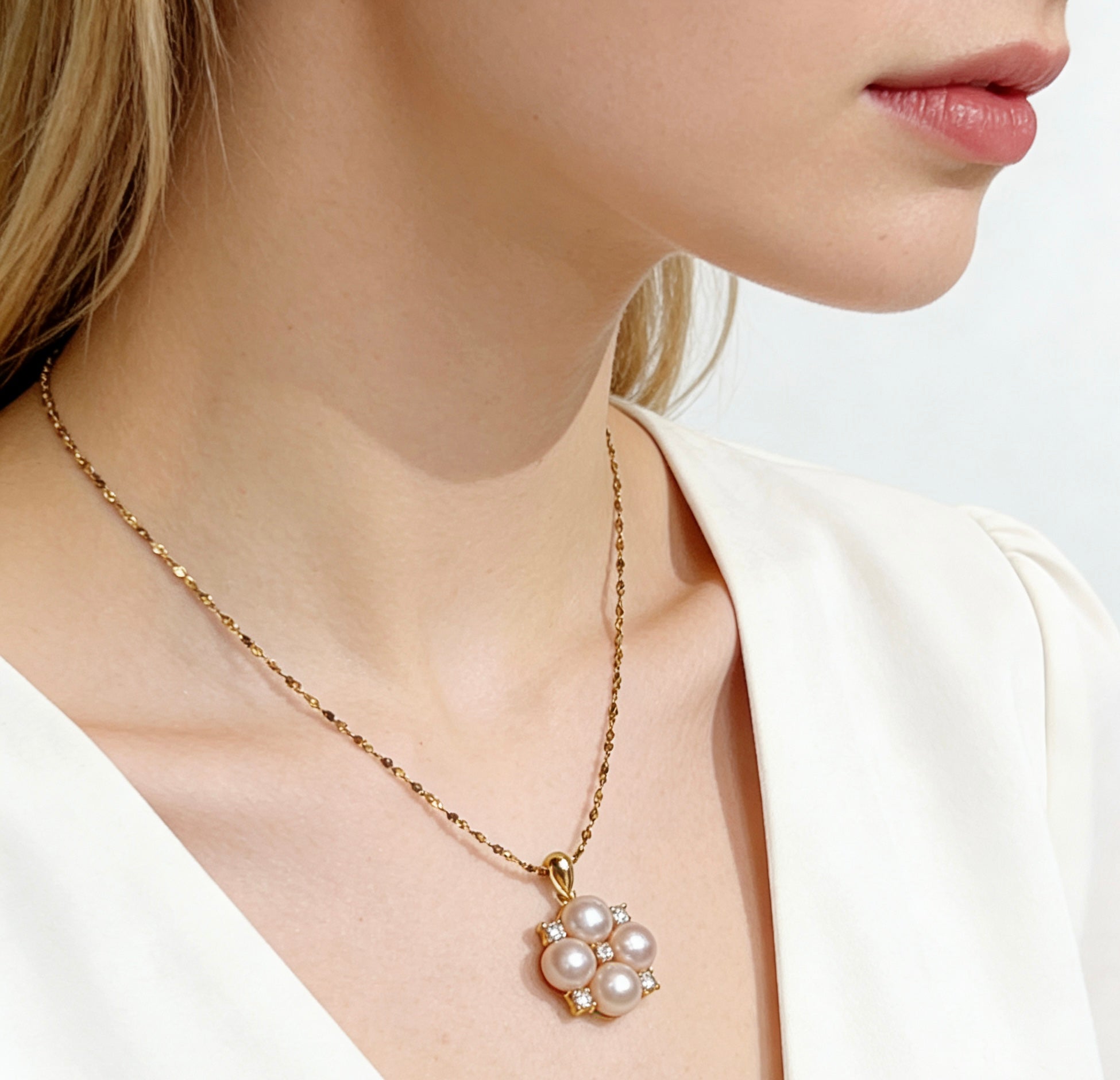 Champagne Soft-Shine Natural Pearl Four-Leaf Clover Gold Necklace by NEPTUNE PEARL