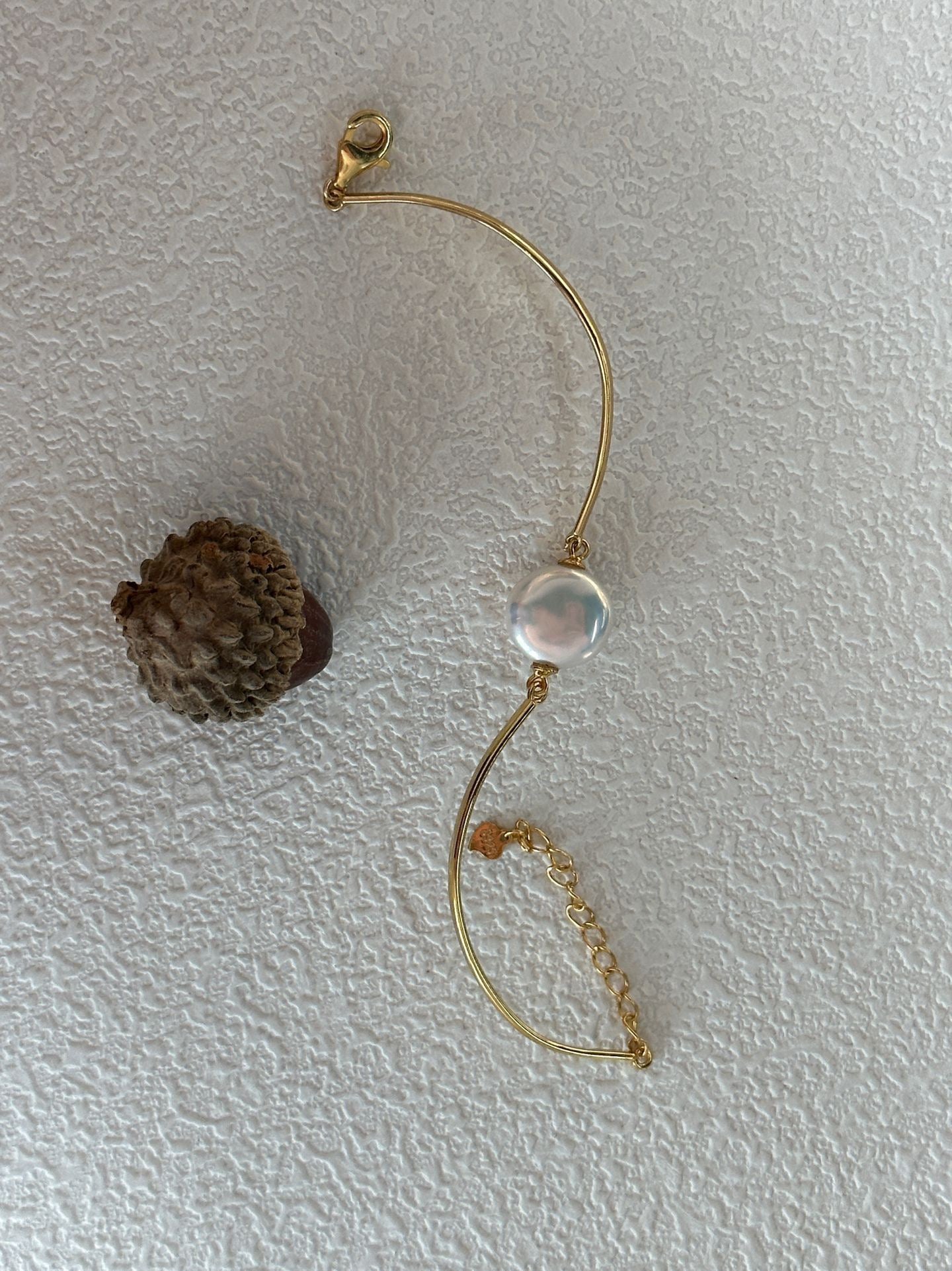 Sun-Button Round Baroque Pearl Gold Bracelet by NEPTUNE PEARL