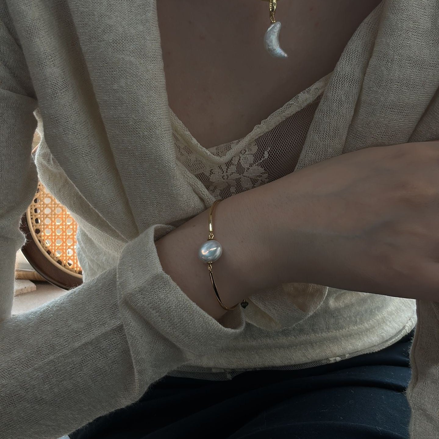 Sun-Button Round Baroque Pearl Gold Bracelet by NEPTUNE PEARL