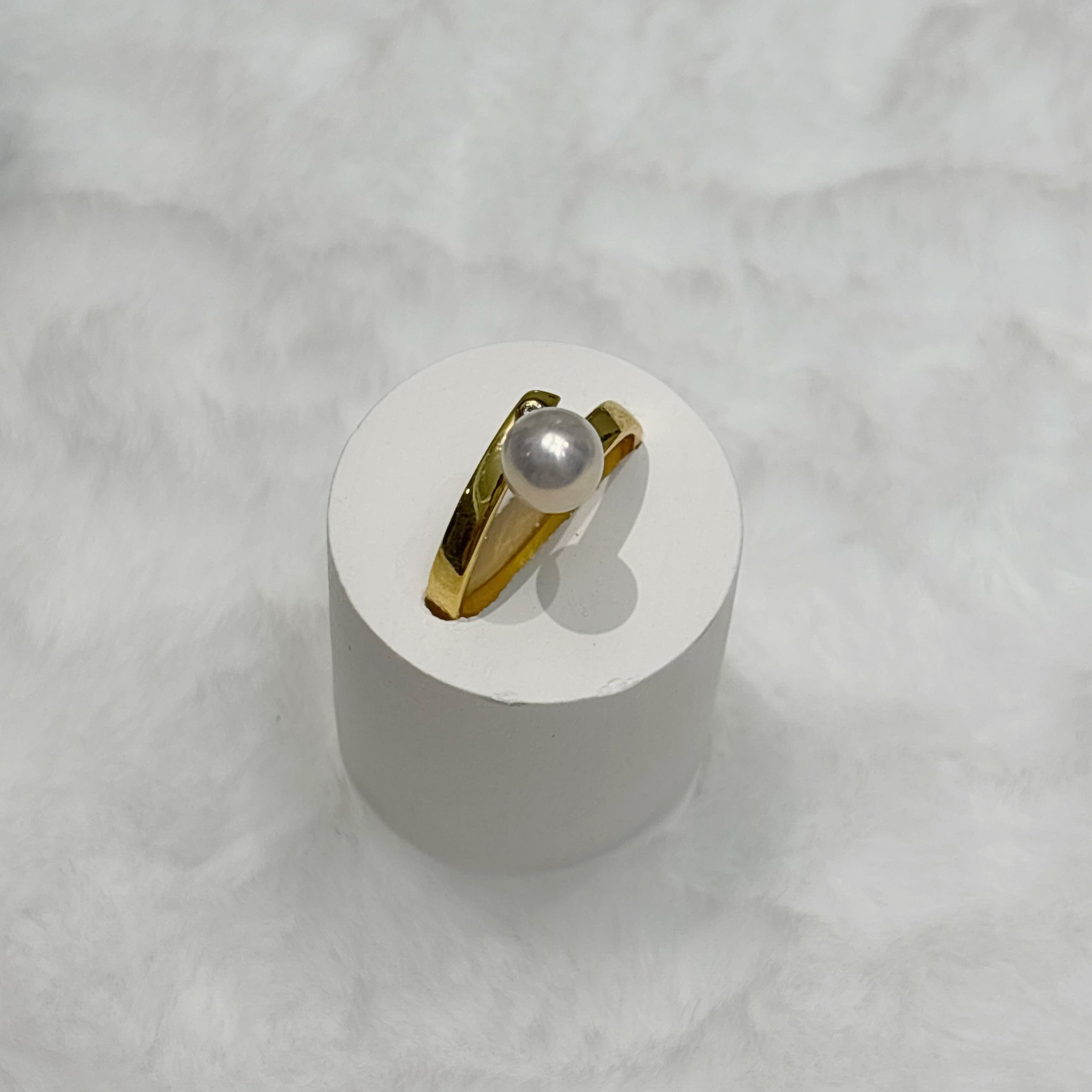 Aurora Premium Freshwater Pearl Minimalist Gold Ring by NEPTUNE PEARL