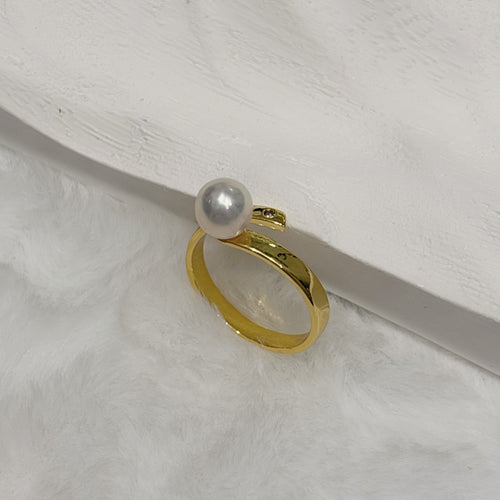 Aurora Premium Freshwater Pearl Minimalist Gold Ring by NEPTUNE PEARL