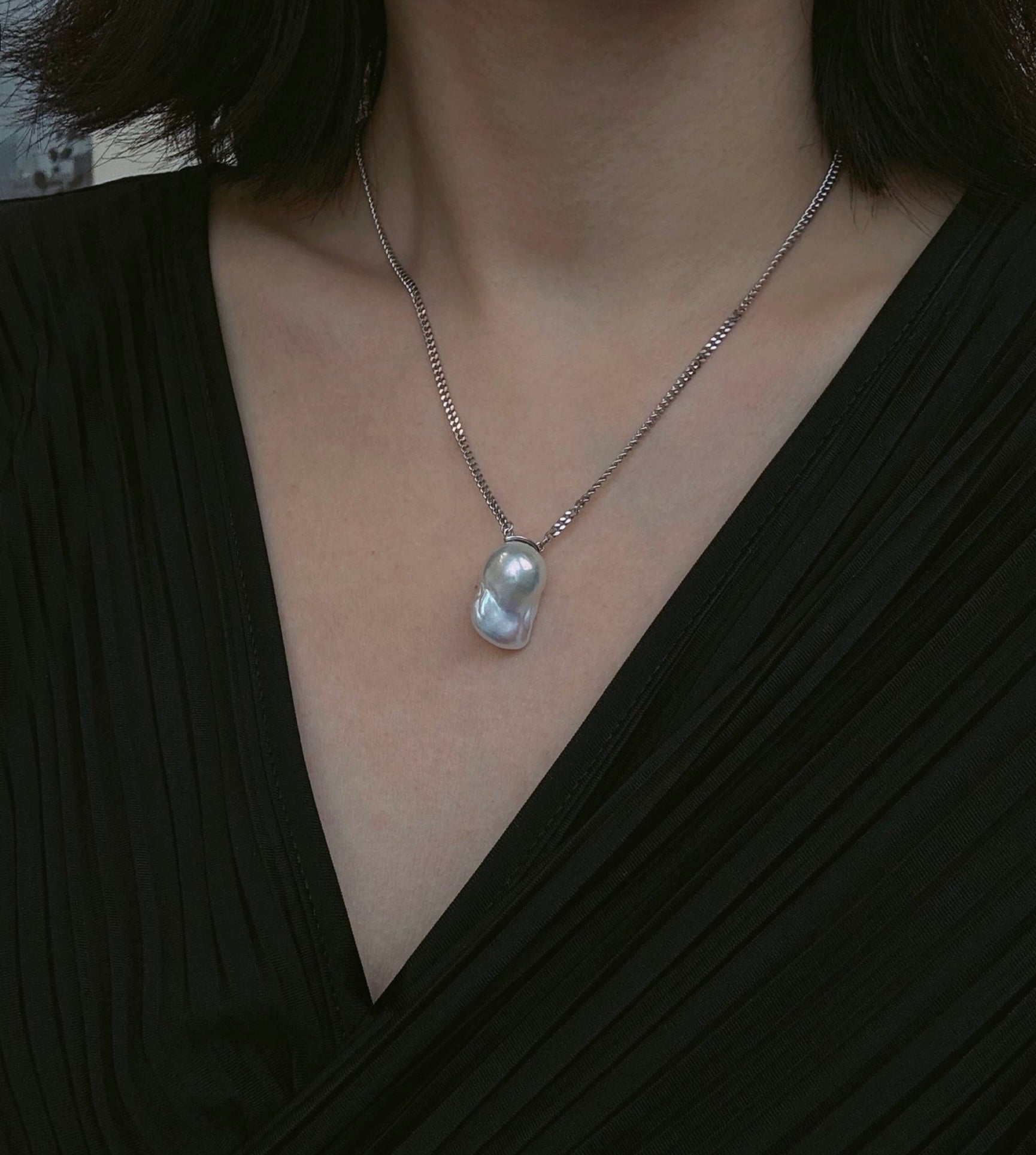 Blue-blooded fish tail Baroque Cuban link pendant by NEPTUNE PEARL