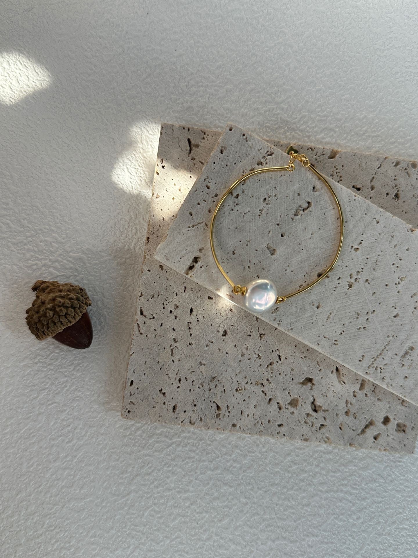 Sun-Button Round Baroque Pearl Gold Bracelet by NEPTUNE PEARL