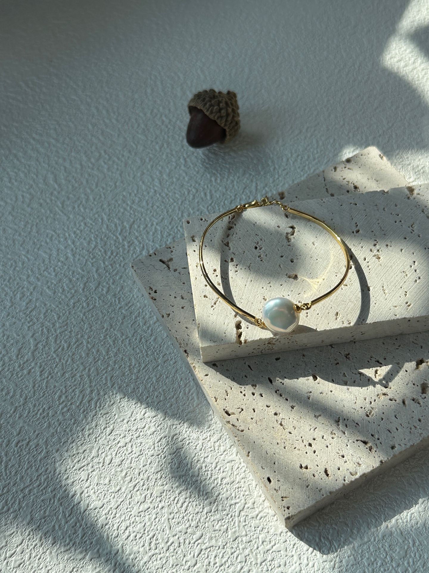 Sun-Button Round Baroque Pearl Gold Bracelet by NEPTUNE PEARL