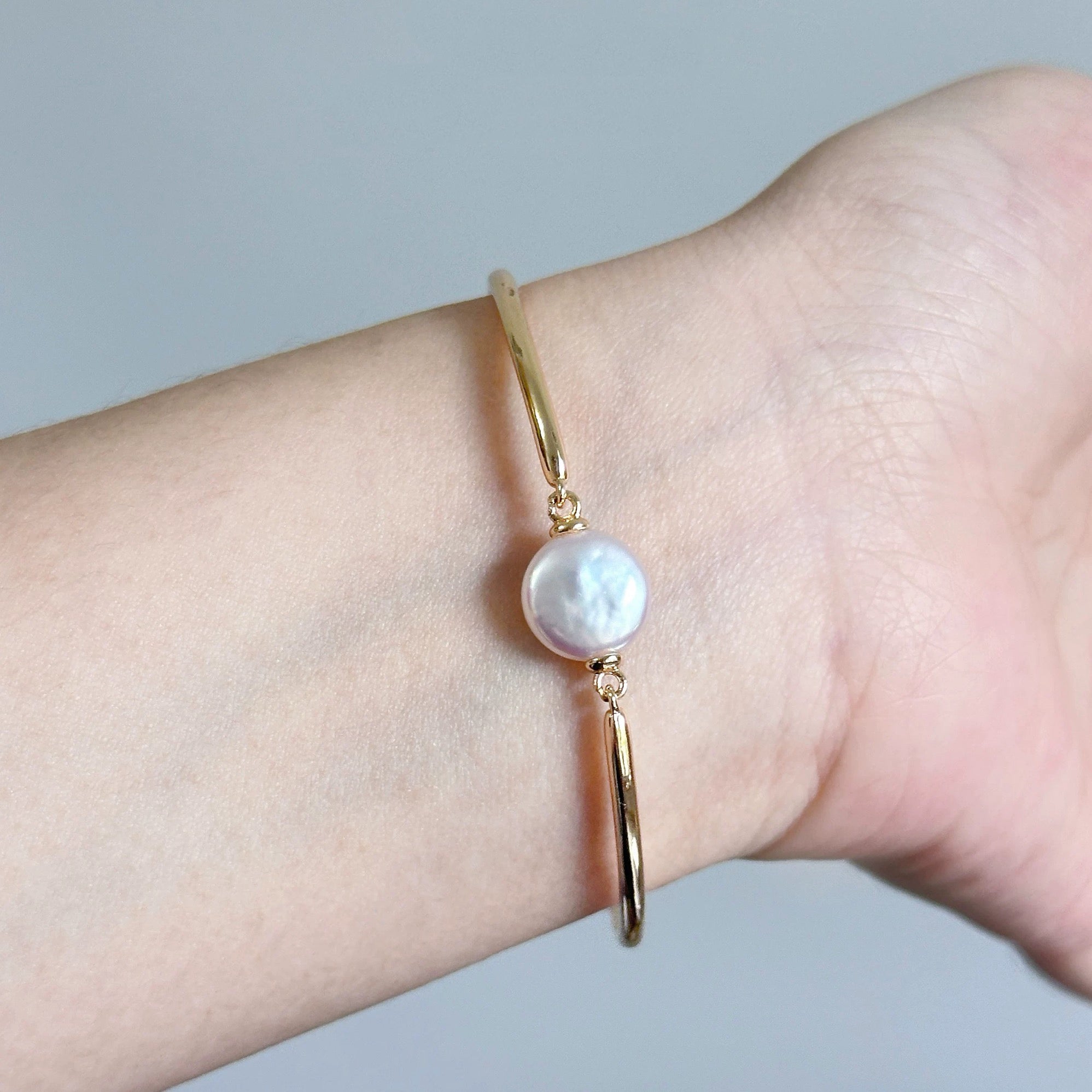 Sun-Button Round Baroque Pearl Gold Bracelet by NEPTUNE PEARL
