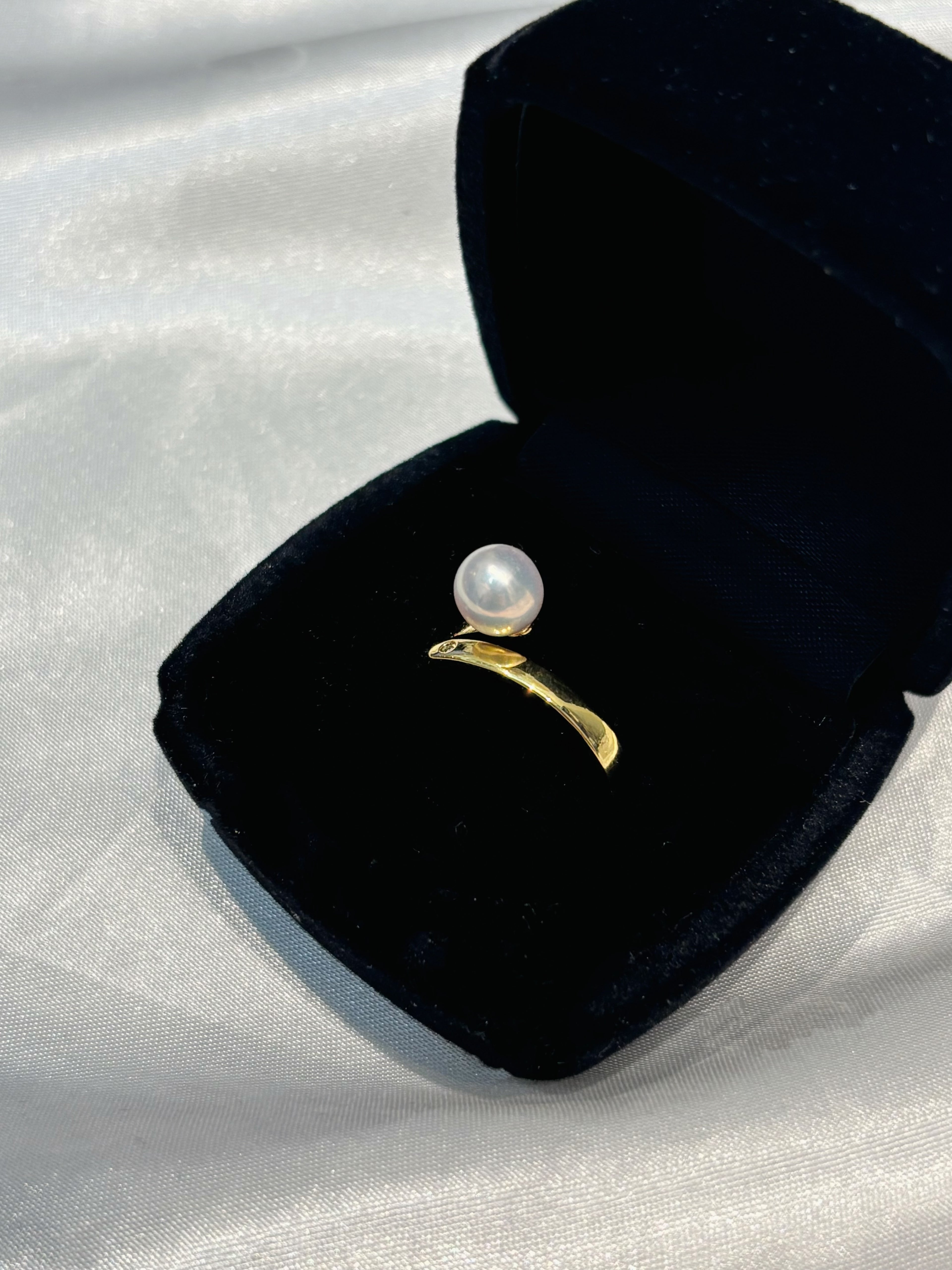 Aurora Premium Freshwater Pearl Minimalist Gold Ring by NEPTUNE PEARL