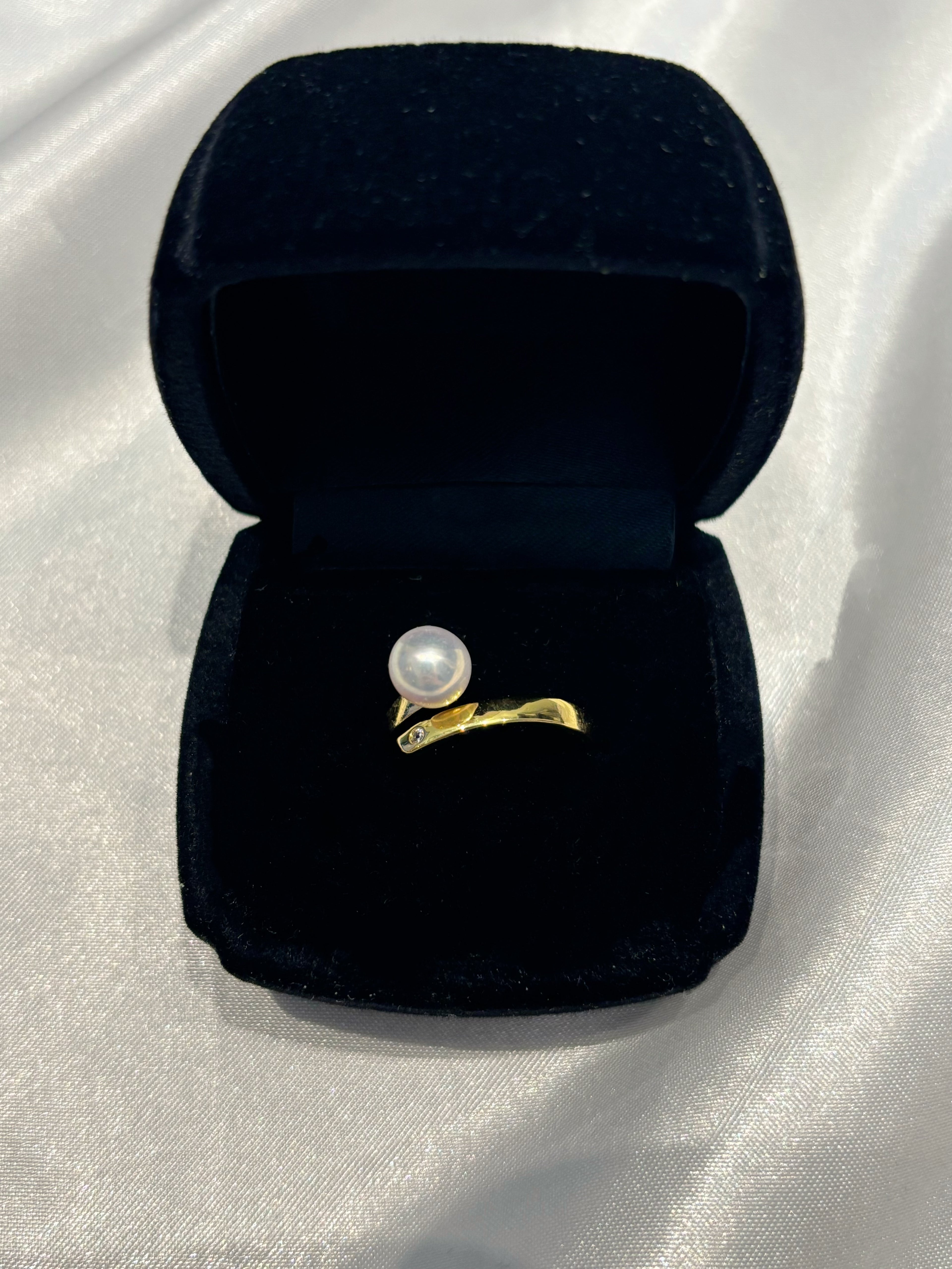Aurora Premium Freshwater Pearl Minimalist Gold Ring by NEPTUNE PEARL